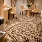 Alojamento de Acomodação e Pequeno-almoço Borowy Dwór- Biznes, Spa&fun 3*