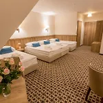 Borowy Dwór- Biznes, Spa&fun Alojamento de Acomodação e Pequeno-almoço