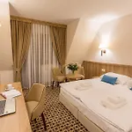 Borowy Dwór- Biznes, Spa&fun 3*