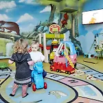 Borowy Dwor- Biznes, & Fun Couette-café