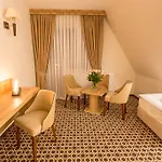 Borowy Dwór- Biznes, Spa&fun 3*